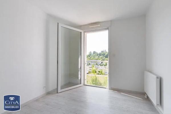 Appartement à louer 4 pièces 84.15m² Tours (37200)