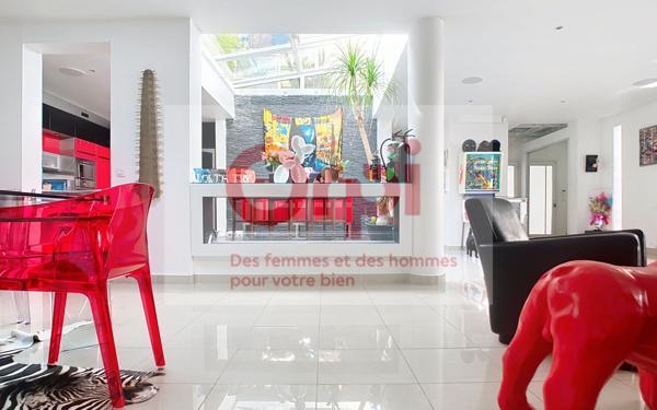 Maison à vendre    5 pièces • 194 m2 Issy-les-Moulineaux