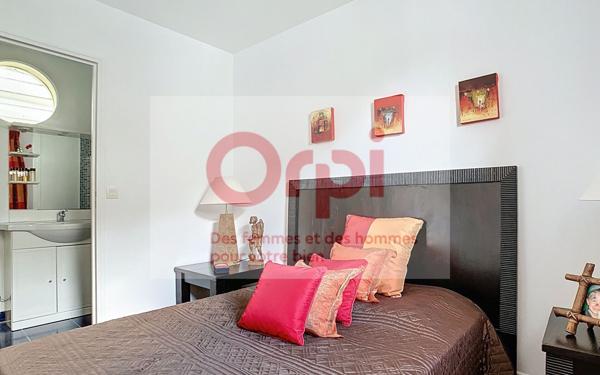 Maison à vendre    5 pièces • 194 m2 Issy-les-Moulineaux