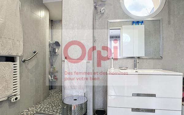 Maison à vendre    5 pièces • 194 m2 Issy-les-Moulineaux