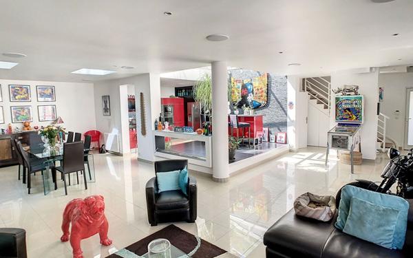 Maison à vendre    5 pièces • 194 m2 Issy-les-Moulineaux