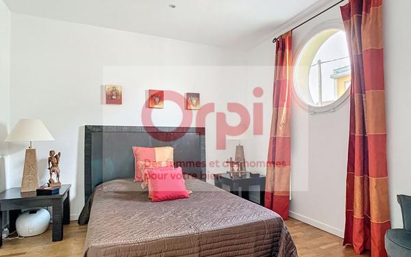 Maison à vendre    5 pièces • 194 m2 Issy-les-Moulineaux