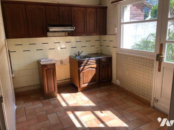 Maison semi-individuelle avec 4 chambres, jardin