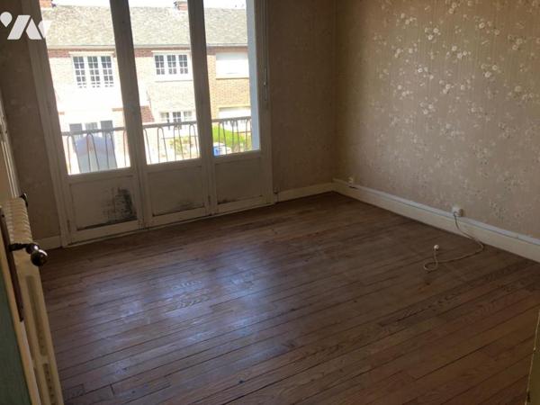 Maison semi-individuelle avec 4 chambres, jardin