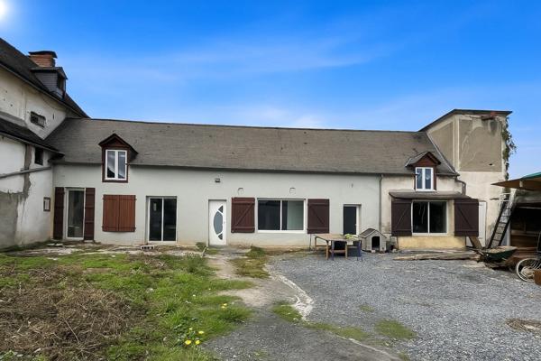 Maison avec garage et terrain à LAMARQUE-PONTACQ (65)