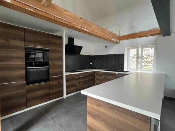 Maison avec garage et terrain à LAMARQUE-PONTACQ (65)