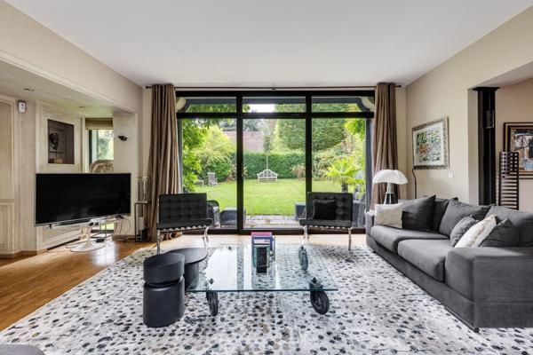 Demeure cosy, charme et environnement de tout premier plan secteur BARBIEUX