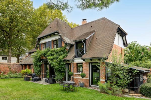 Demeure cosy, charme et environnement de tout premier plan secteur BARBIEUX