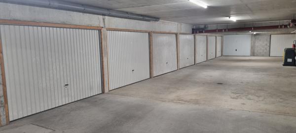 hyper centre Parking / box Saint Gilles Croix De Vie 17 m2