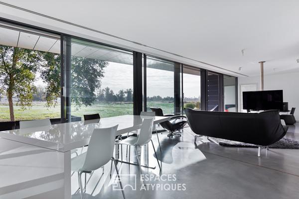 Maison d’architecte sur le golf avec piscine