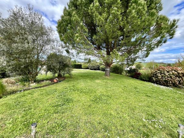 Maison spacieuse de 3 chambres avec jardin et piscine