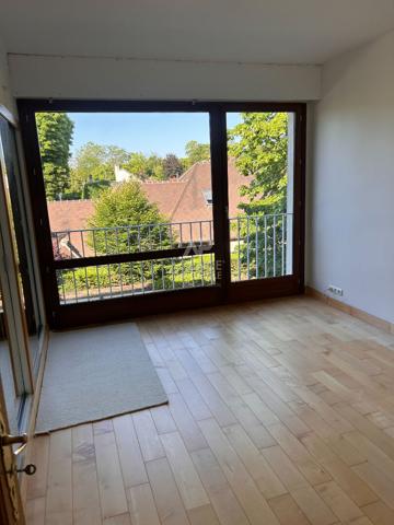 Appartement Maisons Laffitte 5 pièce(s) 112 m2 725 000 € **  - Référence  4742