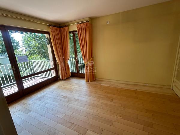 Appartement Maisons Laffitte 5 pièce(s) 112 m2 725 000 € **  - Référence  4742
