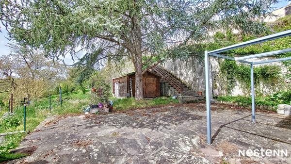 A vendre propriété de 260 m² avec piscine, dépendances, parc paysagé et potentiel pour gîte ou double habitation, à Valence-Sur-Baïse