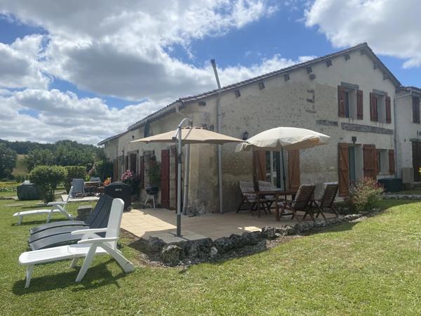 Maison de vacances de 3 chambres avec piscine