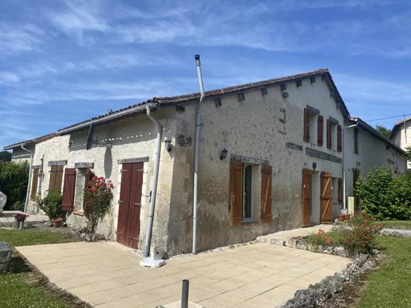 Maison de vacances de 3 chambres avec piscine