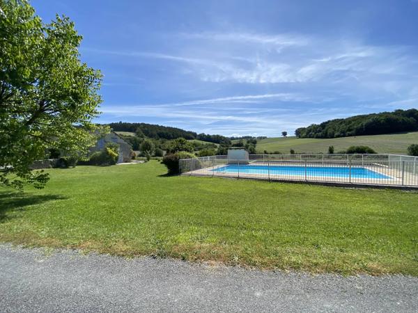 Maison de vacances de 3 chambres avec piscine