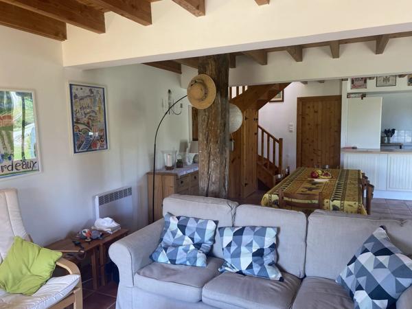 Maison de vacances de 3 chambres avec piscine
