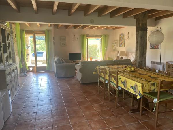 Maison de vacances de 3 chambres avec piscine