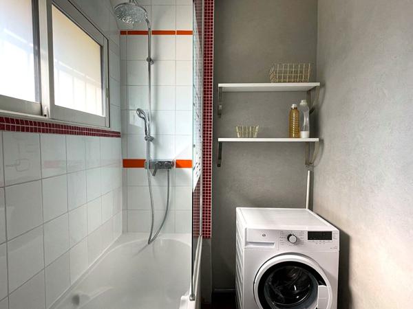 Grand appartement rénové avec terrasse à Valence