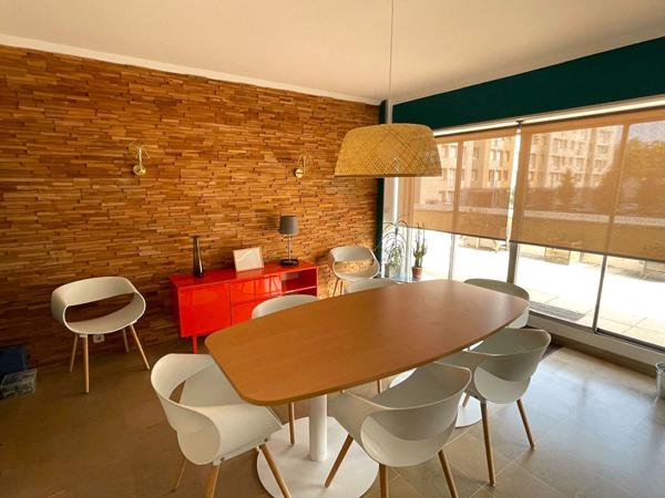 Grand appartement rénové avec terrasse à Valence