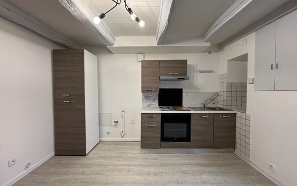 Maison à louer    2 pièces • 44,78 m2 Croutelle