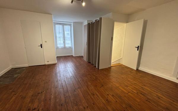 Maison à louer    2 pièces • 44,78 m2 Croutelle