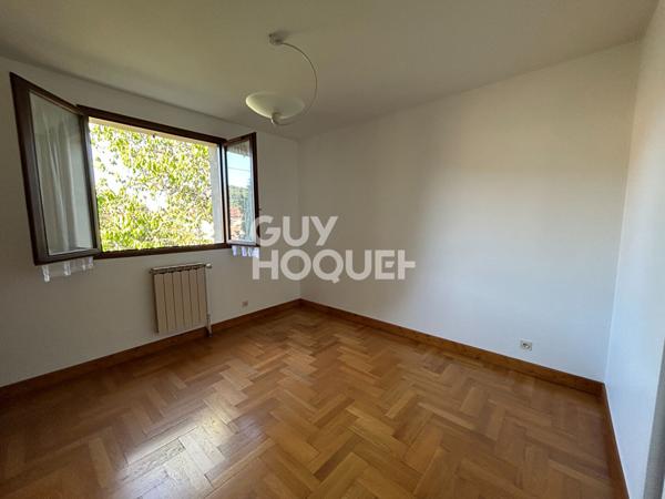 Quartier calme et prisé , villa familiale état exceptionnel