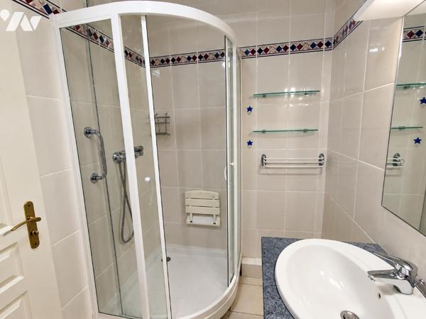 Appartement 3 pièces 64m², stationnement privatif