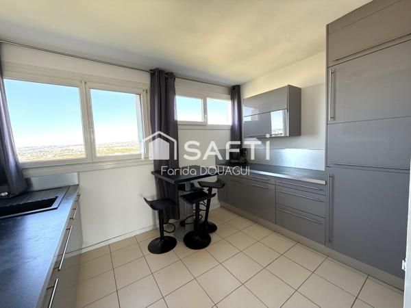 T3 lumineux - traversant avec vue panoramique - grand balcon