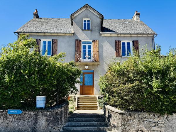 Rieupeyroux – Maison en pierre avec granges et 1,9 ha