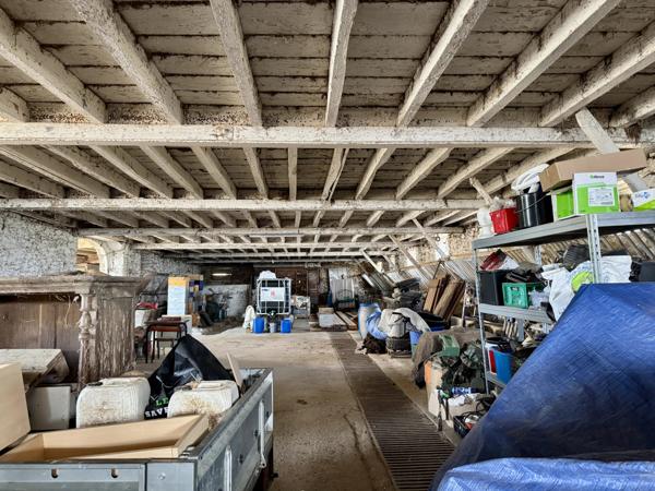 Rieupeyroux – Maison en pierre avec granges et 1,9 ha
