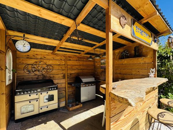 Rieupeyroux – Maison en pierre avec granges et 1,9 ha