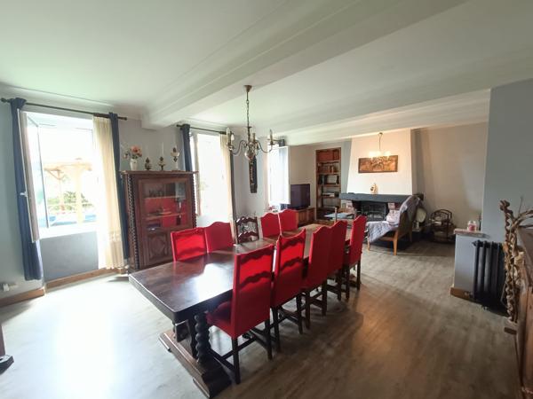 Maison 6 pièces - 245 m²