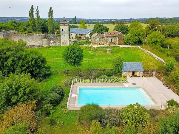 Ensemble de caractère avec gîtes et terres – Tarn-et-Garonne