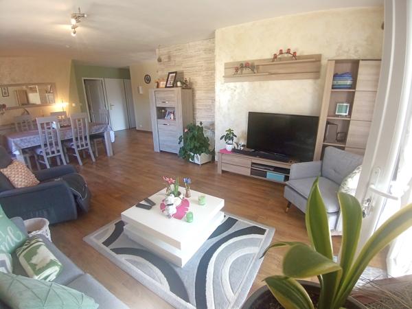 Maison
         4 pièces
        - 92 m² Exclusivité 285 000 € *
