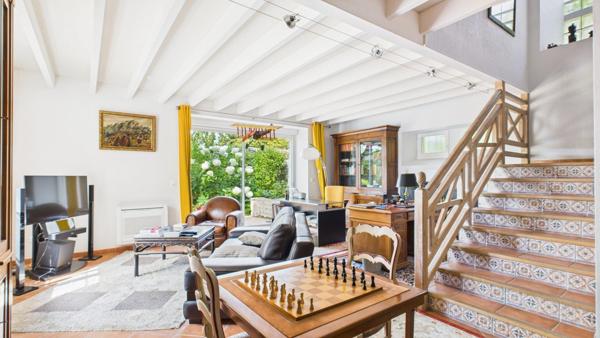 Maison 310M2, 4 chambres, Dépendances 220M2, parc aboré, piscine