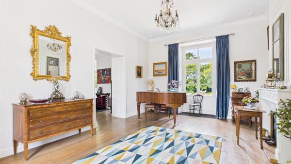 Maison 310M2, 4 chambres, Dépendances 220M2, parc aboré, piscine