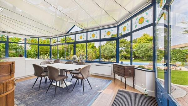 Maison 310M2, 4 chambres, Dépendances 220M2, parc aboré, piscine