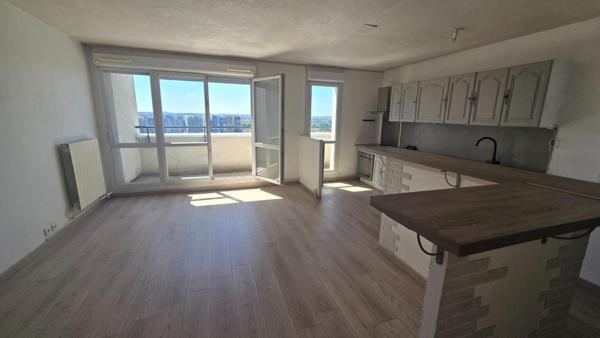 93270 SEVRAN  - Appartement 2 pièces 55.02 m² - Balcon- Dernier étage