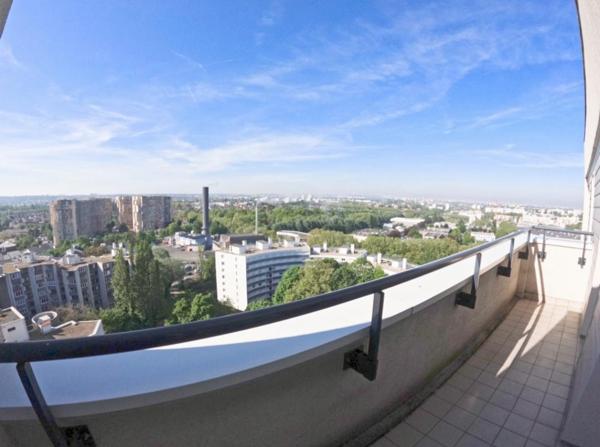 93270 SEVRAN  - Appartement 2 pièces 55.02 m² - Balcon- Dernier étage
