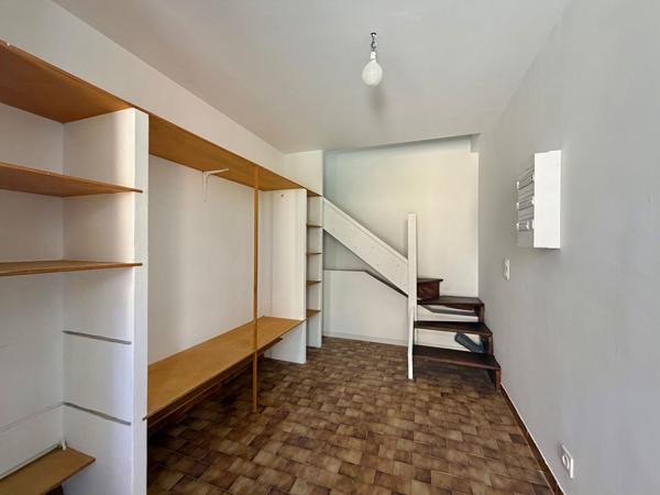 SAINT REMY DE PROVENCE - MAISON INDIVIDUELLE - 3 CHAMBRES - JARDIN - GARAGE 20 m²