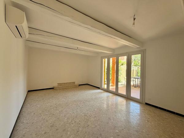 SAINT REMY DE PROVENCE - MAISON INDIVIDUELLE - 3 CHAMBRES - JARDIN - GARAGE 20 m²