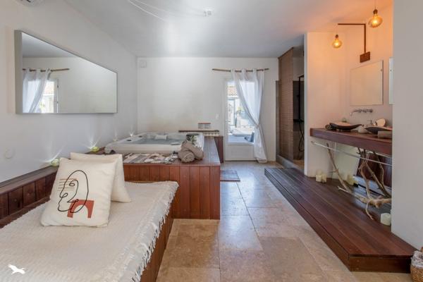 Maison à vendre |  Saint-Laurent-d'Aigouze |  5 pièces | 190 m²