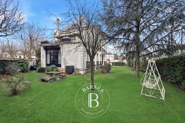 Saint-Maur-des-Fossés, Maison 6 Chambres -  364 m² à vendre