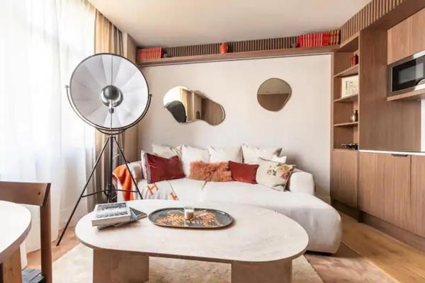 A LOUER : T2 à LILLE • Opera • 2 500 € CC • Réf. L8554