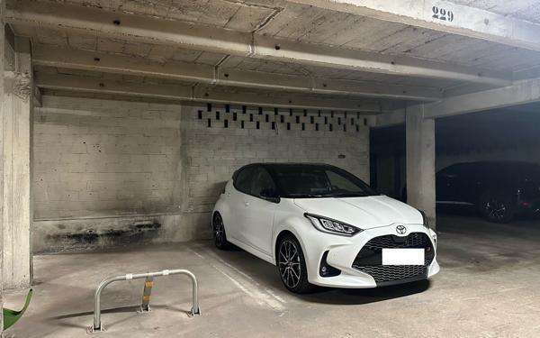 Stationnement à louer    Paris 16