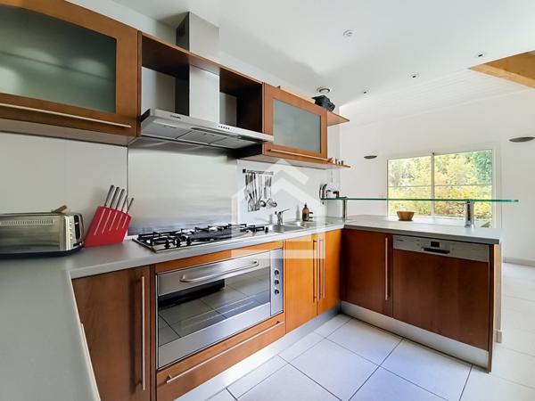Maison 5 pièce(s) 3 chambre(s) 157 m²