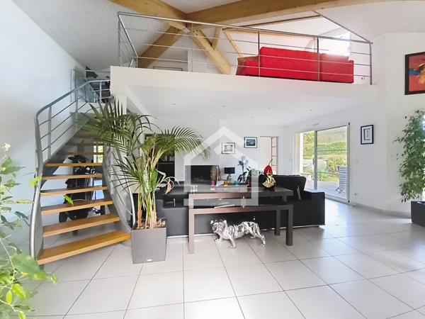 Maison 5 pièce(s) 3 chambre(s) 157 m²