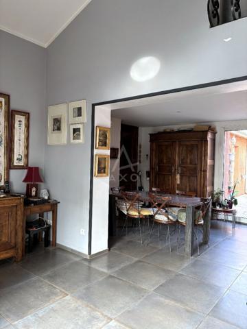 Villa de  229  m2 à Arles - Grand terrain - Potentiel gîtes à développer